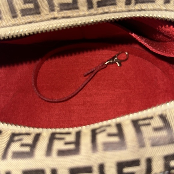 Vintage FENDI Boston Bag no callouts in excellent condition lock and keys - Picture 7 of 12